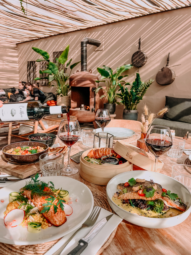 uiteten in noordwijk bij witsand, wijn, vis, vlees, restaurant