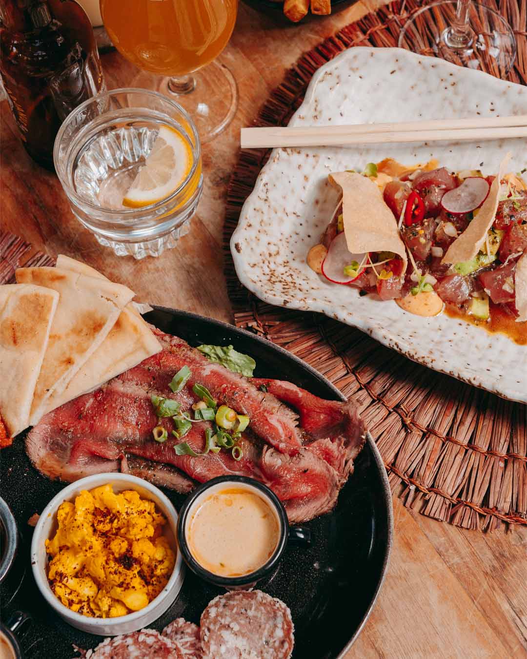 Tonijn tartaar en mixed starter met entrecote